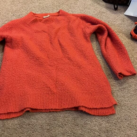 Anthropologie fuzzy sweater small - Picture 3 of 8